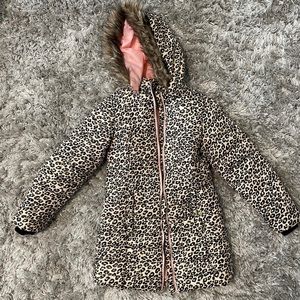 Girls leopard winter coat - Size 7/8